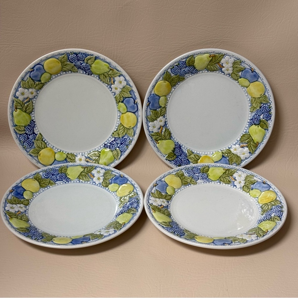 Set 4- 7-5/8" Metlox Pottery "Florence" Sculptured Fruit Salad Plates